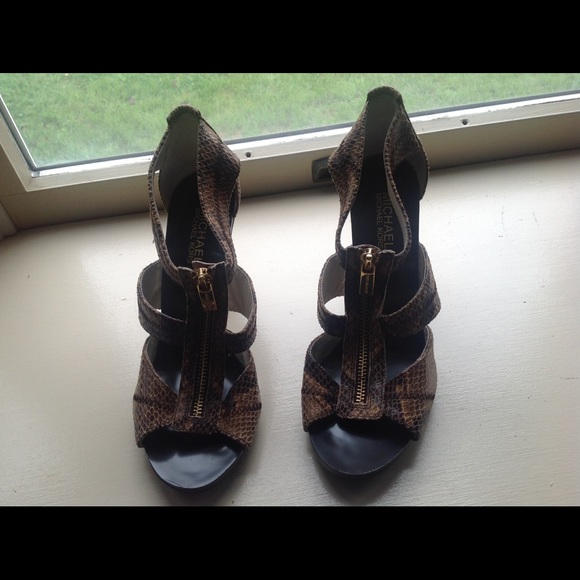 Animal Print Strappy Sandals - Picture 2 of 5